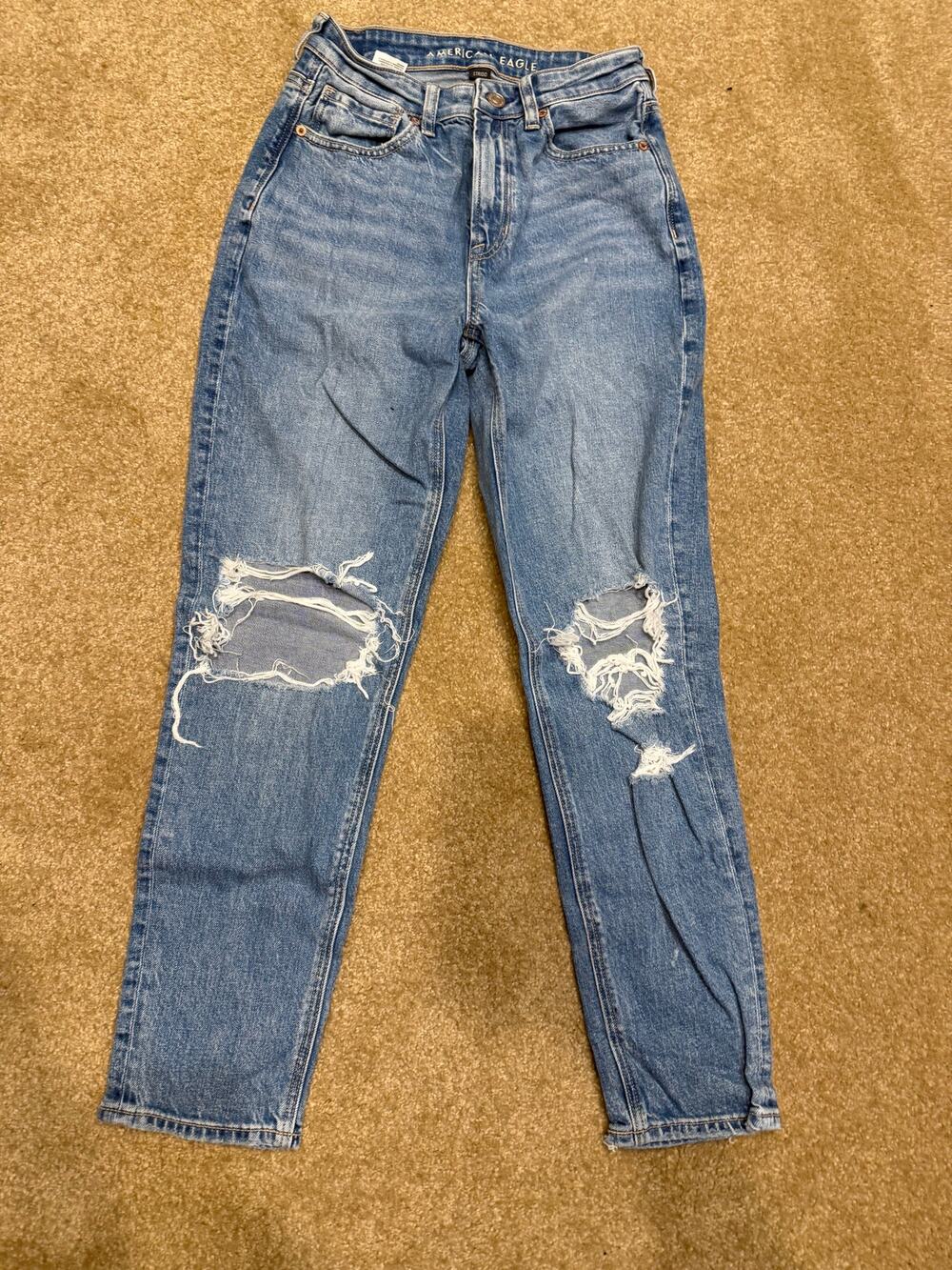 American Eagle Women's Distressed Mom Jeans Size 2